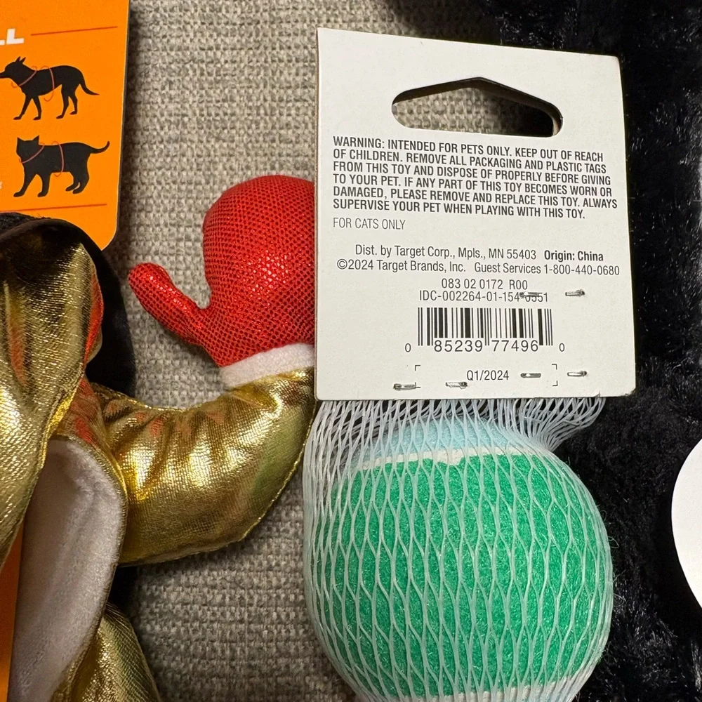 Assorted cat/dog toys. All brand new with tags!